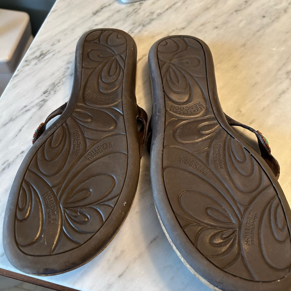 Kenneth Cole Reaction Brown and Blue Sandals with Turquoise Accents - Picture 2 of 3